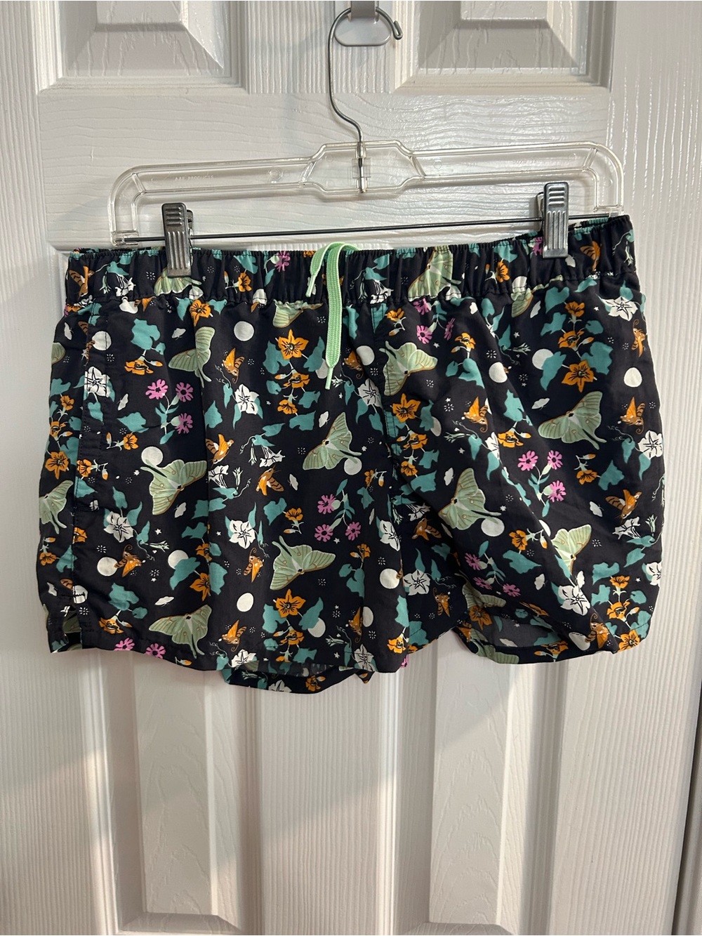Patagonia Barely Baggies Shorts Women’s L Elastic Drawstring butterfly floral